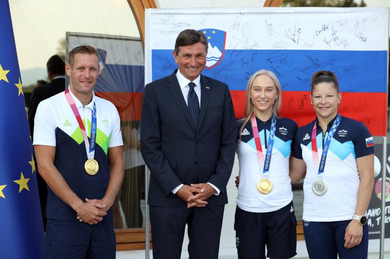 Pahor in Kustečeva na Brdu sprejela olimpijce